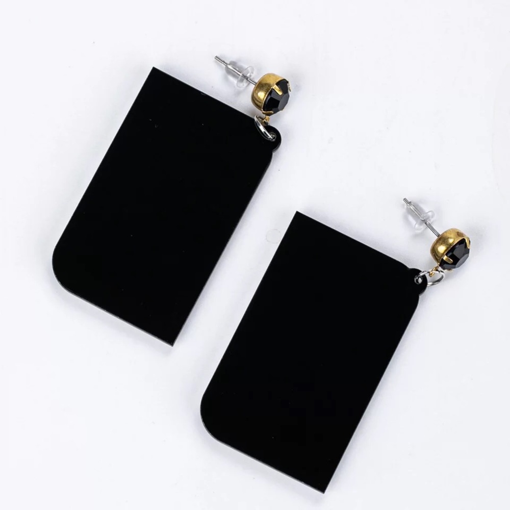 Gameboy Earrings - Picture 4 of 4